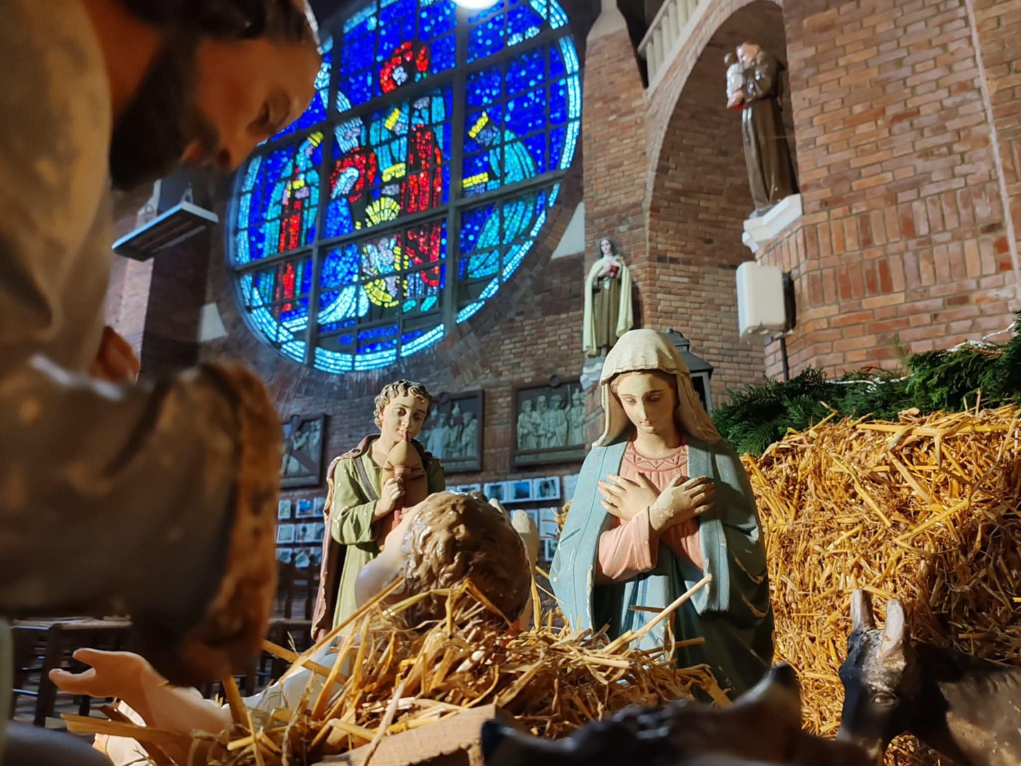 Crèche de Noël dans l'église de Rocquigny dans le Pas-de-Calais
