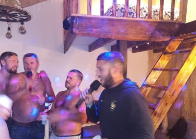 Un karaoké dans la location des gîtes Aux Champs des Amours à Rocquigny