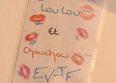 Souvenir laissé par les participantes d’un EVJF aux Champs des Amours