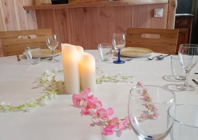 Table romantique au gîte Champs des Amours